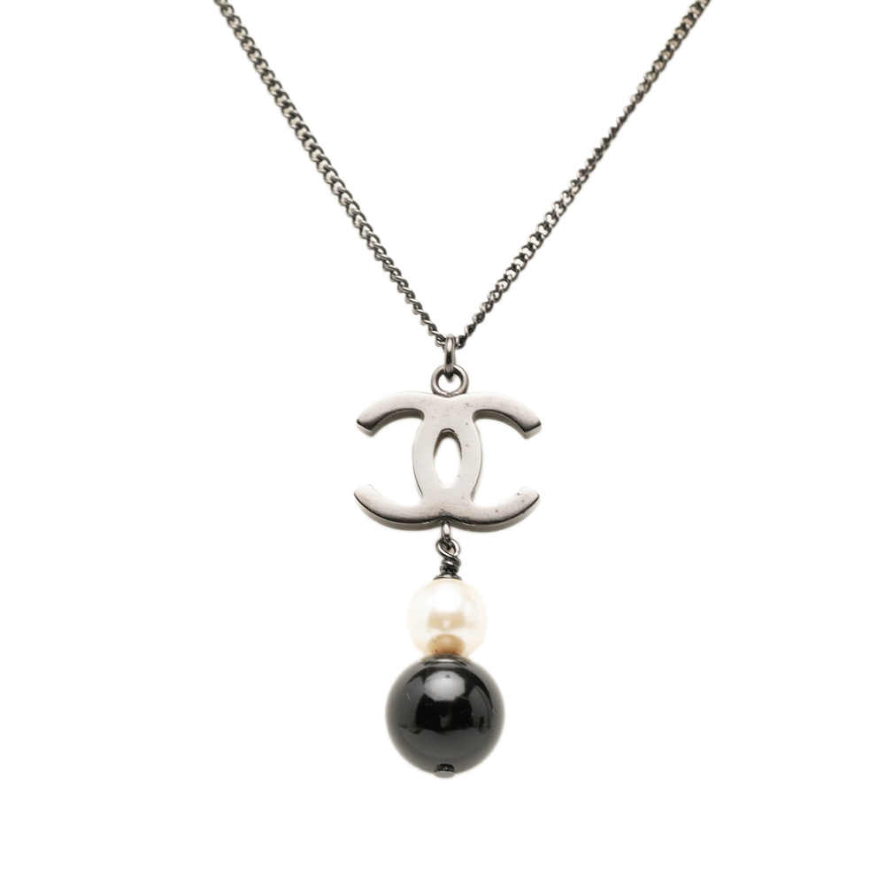 Pre-Loved Chanel CC Brass Faux Pearl and Bead Drop Pendant Necklace - Picture 3 of 6